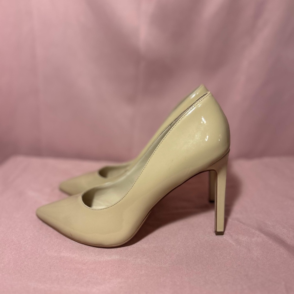 Nine west nude patent leather heels  pointed toe pumps size 9.5w